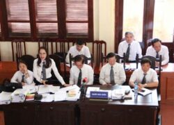 Trung cấp luật