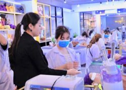 Trung cấp tạo mẫu & chăm sóc sắc đẹp
